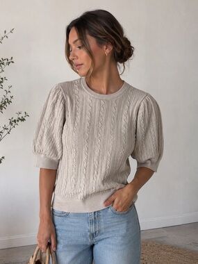 TAHARI Cream Cable Knit elbow sleeve Sweater Size Small